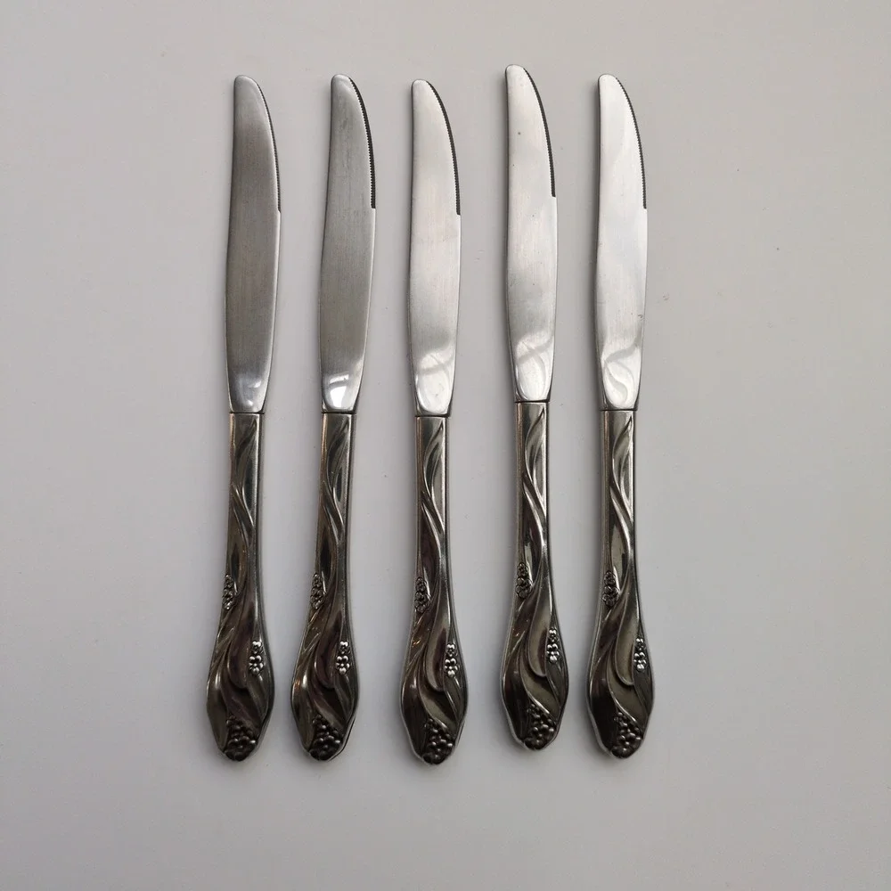 Vtg Oneida LORILEI Dinner Butter Knives (5) Stainless‎ Floral Flatware Lorelei